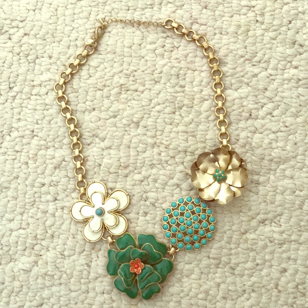 Classic Stella and Dot Necklace